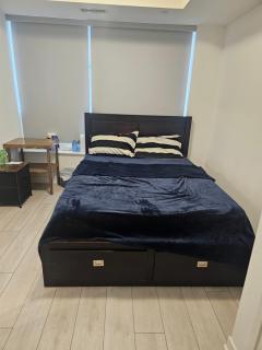 Spacious Master Ensuite bedroom w queen bed dresser tower fan - 4
