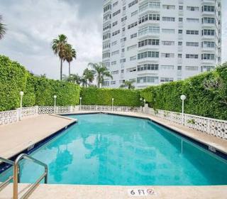 Steps to Beach Luxury 2BR Condo Pool & Gym Sleeps 8 - 2