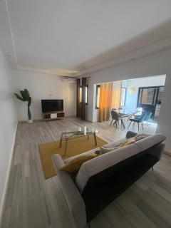 Bright & Comfortable 2-Bedroom Apartment - 7