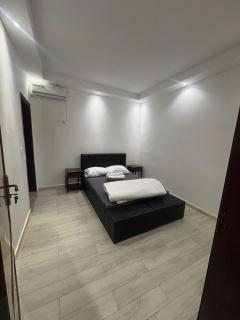 Bright & Comfortable 2-Bedroom Apartment - 8