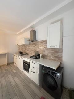 Bright & Comfortable 2-Bedroom Apartment - 3