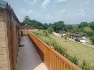 11B Upton Lakes & Lodges Fishing Hot Tub Lodge - 0
