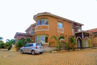 Spanish Style House - Mutundwe - 7