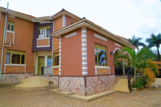Spanish Style House - Mutundwe - 3