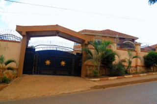 Spanish Style House - Mutundwe - 5