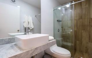 Charming 2BR with Balcony & View in Miraflores - 5