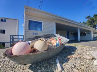 Castaway by the Sea - 9