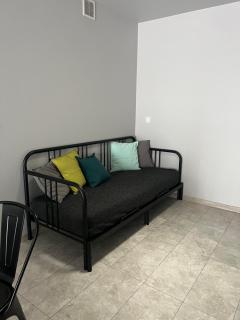 City Centre Balcony Apartments - 9