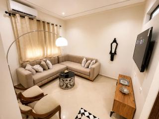 NEW Central Residency AC Wi-Fi Balcony - 9
