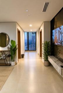 Grand Vista Luxury 2BR Mall of Islamabad F-7 Margalla and City Views - 4