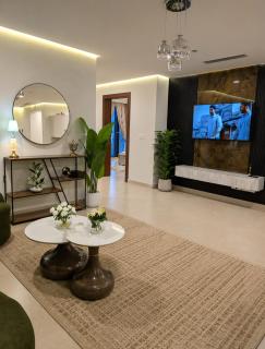 Grand Vista Luxury 2BR Mall of Islamabad F-7 Margalla and City Views - 2