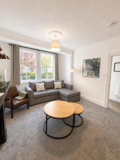 City Centre- Contractors- Sleeps 7- Parking- AC - 6