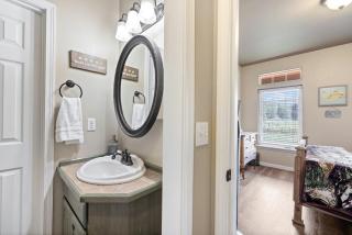 Kuma Tako's Secluded Mt Rainier Retreat - 2