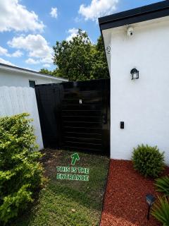 Modern Oasis studio free parking Private entrance - 8
