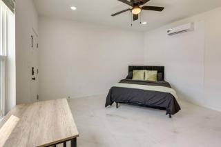 Studio #5 Boutique Coastal Studio w/ Pool - 7