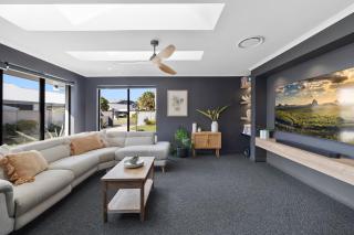Waterfront Retreat in the heart of Mooloolaba - 4