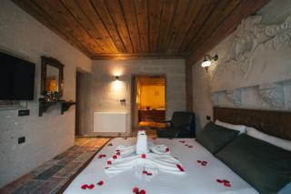 Alin Stone House - 1