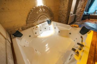Alin Stone House - 8