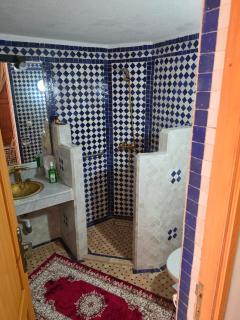 Riad Saiss - 8