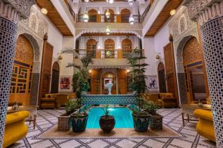 Riad Saiss - 6