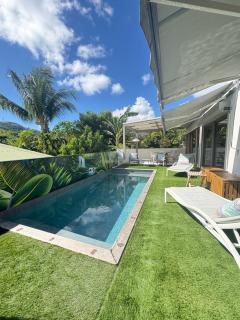 Fully-equipped house with pool - 0