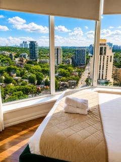 Luxury 3-Beds Apartment in Yorkville with the Best City View in Downtown Toronto - 8