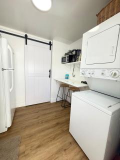 Private Suite with Laundry - 1