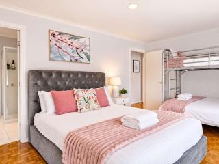 Seaside Serenity: Panoramic Waterfront Retreat - 1
