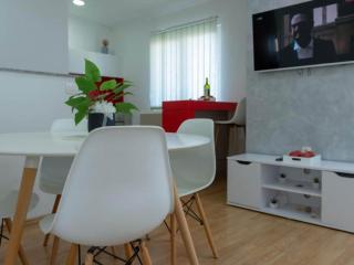 Vacation Home Pasalic - Eight Bedroom Holiday Home with Hot-Tub - 9
