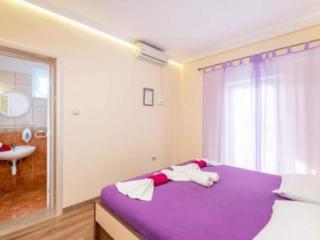 Villa Goldfield - Comfort One Bedroom Apartment with Sea View and Balcony - 5