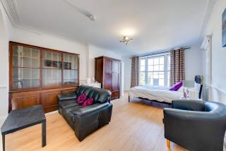Modern Private Ensuite Room in Chatham - 3