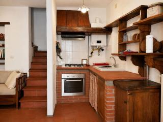 4-Person Mountain Lodge near Lake Maggiore - 2