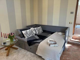 A Bright and Cozy Apartment with Stunning Views in the Heart of Lucca - 4