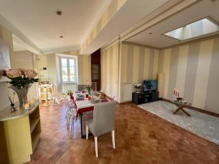A Bright and Cozy Apartment with Stunning Views in the Heart of Lucca - 6