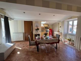 A Bright and Cozy Apartment with Stunning Views in the Heart of Lucca - 3