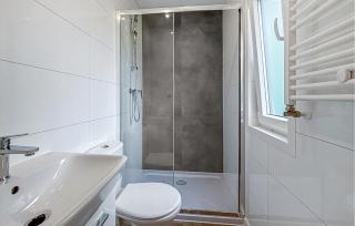 2 Bedroom Beautiful Home In Oude Pekela - 1