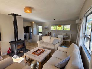 Comfy Haven in the Heart of Picton - 8