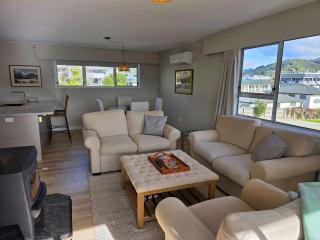 Comfy Haven in the Heart of Picton - 7