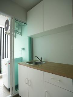 Modern 1BR Walk to Bang Na BTS - 4