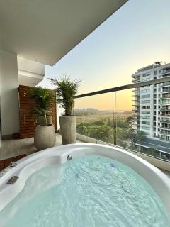 Caribbean Luxury 2BR 2Bth Gem with sea views, hot water and private jacuzzi on balcony - 5