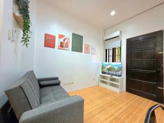 U1 La Guardia Townhouse 2 BR Unit Free Parking near IT Park - 6