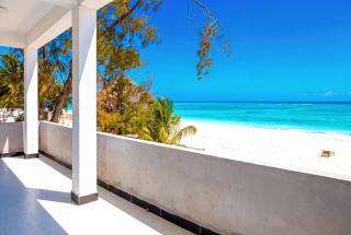 Ocean-View Balcony - Uroa 2 bedroom Beachfront apt - 0