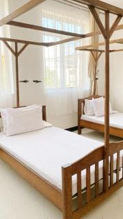Ocean-View Balcony - Uroa 2 bedroom Beachfront apt - 1