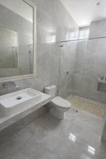 Spacious Private Room & Rooftop Near Beach - 6