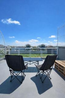 Spacious Private Room & Rooftop Near Beach - 2