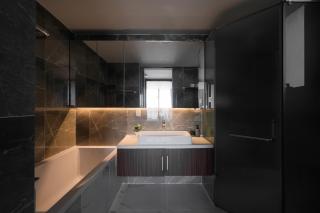 Rivergate Residence District 4 - Premium Studios, 2 & 3 Bedroom Apartments By Veluxe Stay - Aussie Owned, Western Hospitality - 5 Mins Walk to District 1 - Genuine Photos - 5