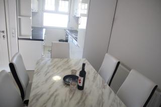 3 Floor Chic Romantic Rose Apartment in Prishtina - 8