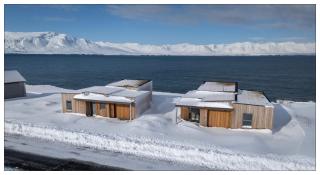 Design House Bakkabud in Grenivík - Waterfront with Outdoor Hot Tub - by Nollur - 7