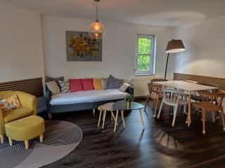 85qm, 4 bedroom, parking, King-Bed, Wifi, Netflix - 9