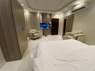 شقة راقية بغرفة نوم ودورة مياه في حي الحمدانية j8 - Jeddah - 3
